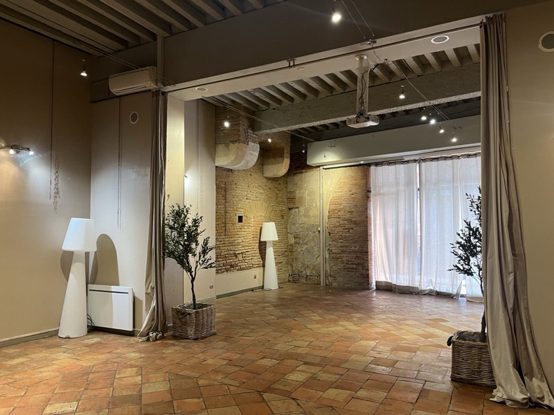 La grande salle, côté cour